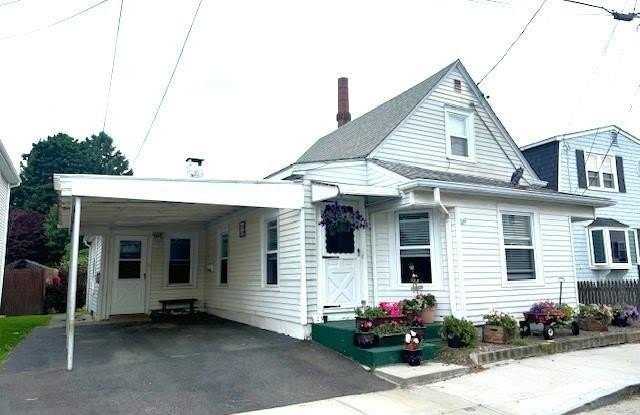 23 Rock Street - 23 Rock Street, Bristol County, RI 02809