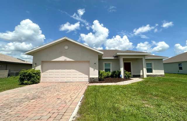 3 Bed + Den with 2 Baths & 2 Car Garage in Deep Creek! Gallery 1