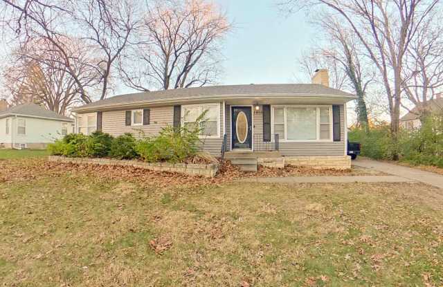 Two Kitchens + Fenced-in Yard + Pet Friendly + Washer  Dryer Included! Available June 4th! - 1910 Montgomery Drive, Manhattan, KS 66502