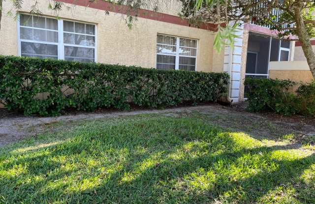 1533 SE Royal Green Circle photos photos