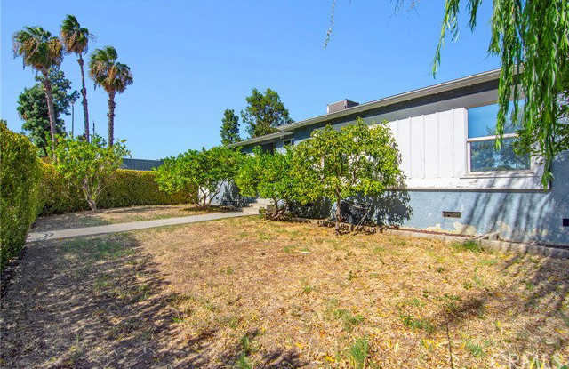 22149 Victory Boulevard Gallery 3