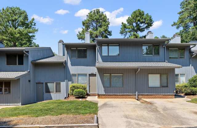 *4bd / 3ba Townhome near Downtown Raleigh* Gallery 1