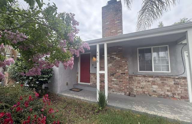 Cozy 2 Bedroom Near Downtown – Pre-Lease Available Today! photos photos
