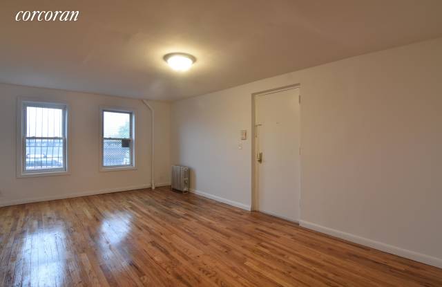 100 DeGraw Street Gallery 4