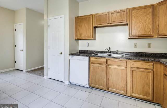 2018 COOPER POINT Court Gallery 4