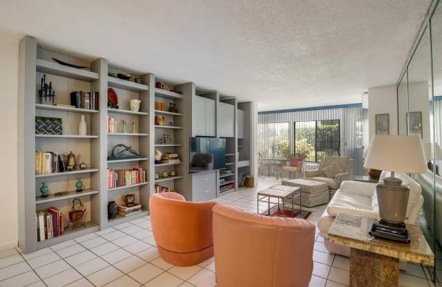 3154 Via Poinciana Gallery 3