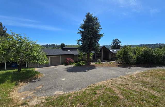 Beautiful West County Property Minutes From Town photos photos