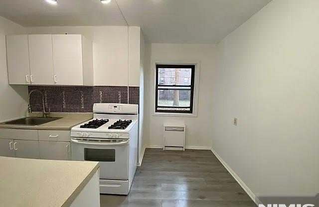 401 Park Place Gallery 3