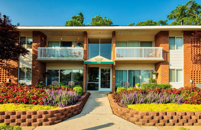 Pinewood Gardens Apartments Gallery 2