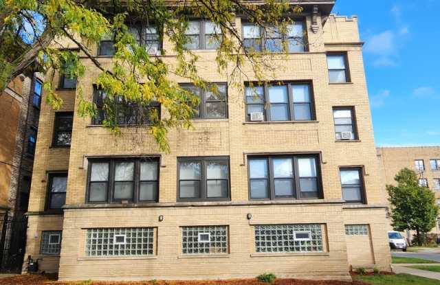 East Rogers Park Three Bedroom/Two Bath *Income Guidelines Apply* photos photos