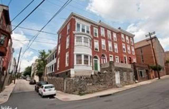 130 GREEN LANE photos photos