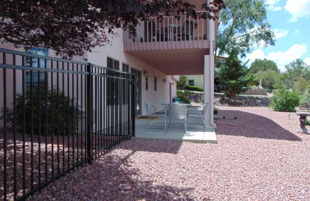 1065 Longview Drive Gallery 2