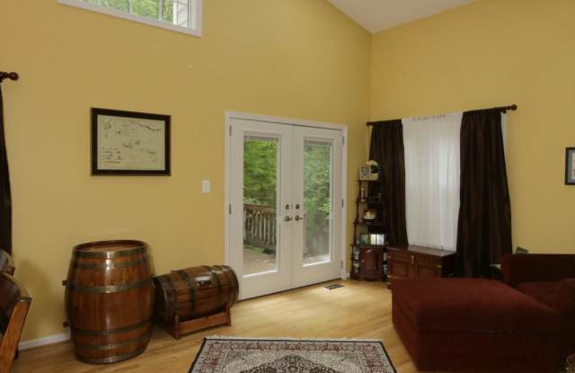 7502 CROSS GATE LANE Gallery 4