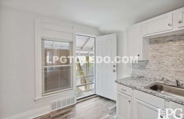 4039 Vermaas Ave.-Upper photos photos