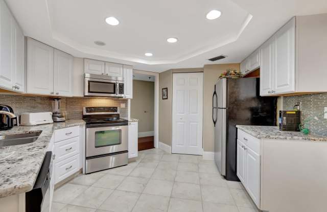 6372 LA COSTA Drive Gallery 1