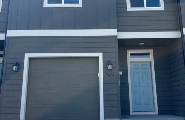 3 Bedroom 2.5 Bathroom Townhome - 3678 South Roosevelt Street, Kennewick, WA 99338