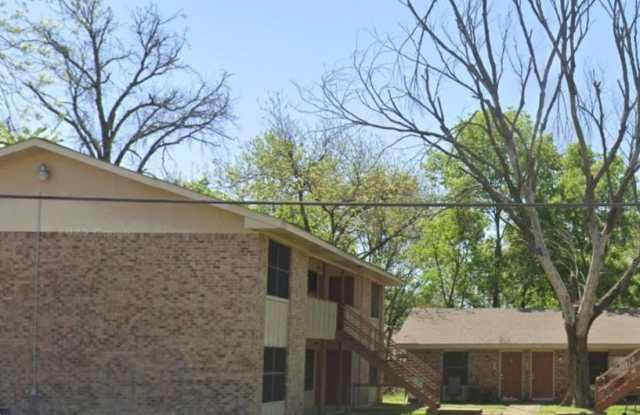 812 East Palestine St. Gallery 4