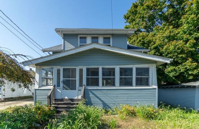 810 Mohawk Avenue - 810 Mohawk Avenue, Akron, OH 44305