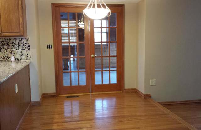 7684 Glanmore Court Gallery 4