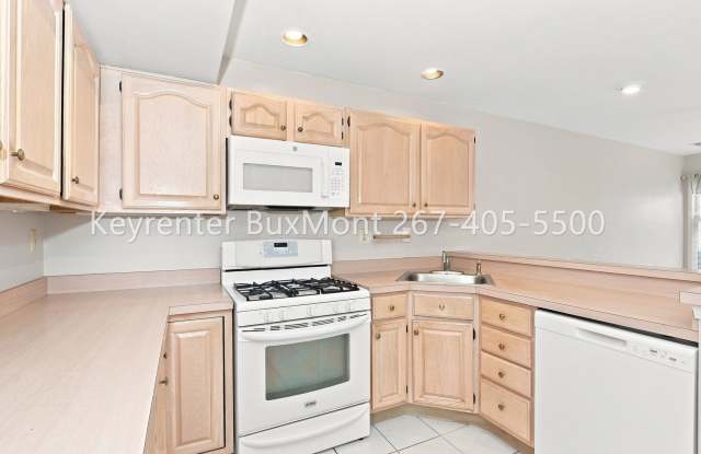 Spacious 3-Bed 2.5-Bath Townhome in Newtown Gate Gallery 1