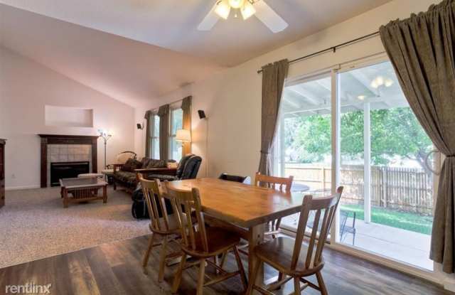 12177 Applewood Ct Gallery 4