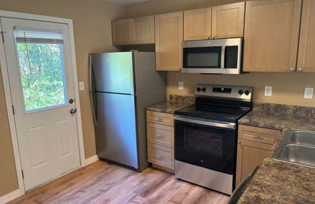 Spacious 4-Bedroom, 2-Bath Home with 1-Car Garage – Ready for You! photos photos