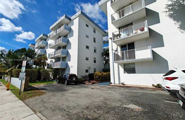 1801 S Treasure Dr photos photos