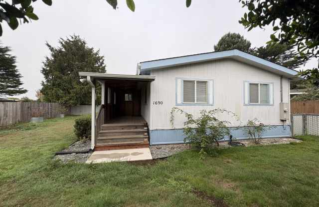 Remodeled Three Bed Two Bath - 1690 Anderson Avenue, McKinleyville, CA 95519