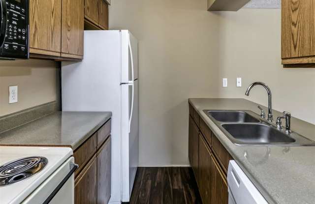 Fox Ridge Apartments Gallery 3