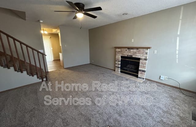3381 S Farm Road 135 - 3381 South Farm Road 135, Greene County, MO 65807