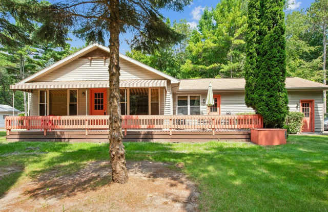 Charming 2BR House in Au Gres photos photos