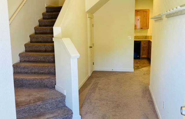 Charming Ridgefield Home Walking Distance to Everything Gallery 3