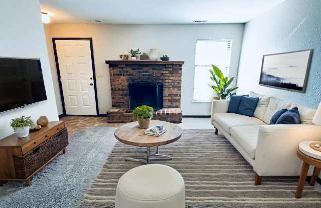 252-258 NW Woods Chapel Rd photos photos