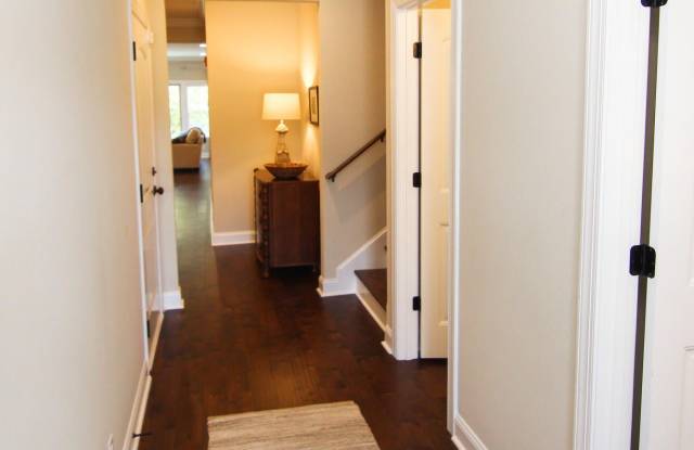 905 Mariners Circle Gallery 2