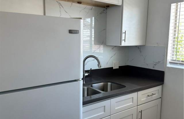 1623 W 80th photos photos