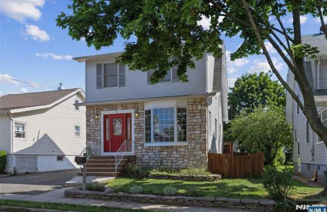 8 Garden Place photos photos
