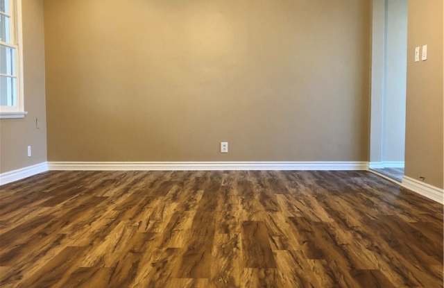 1146 N Fenimore Avenue Gallery 3