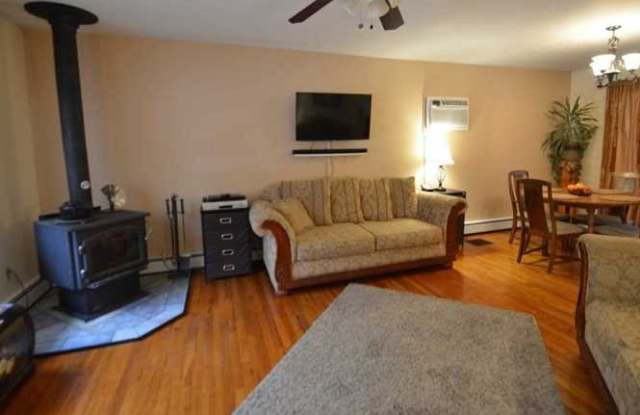 168 BROWNS POND RD Gallery 3