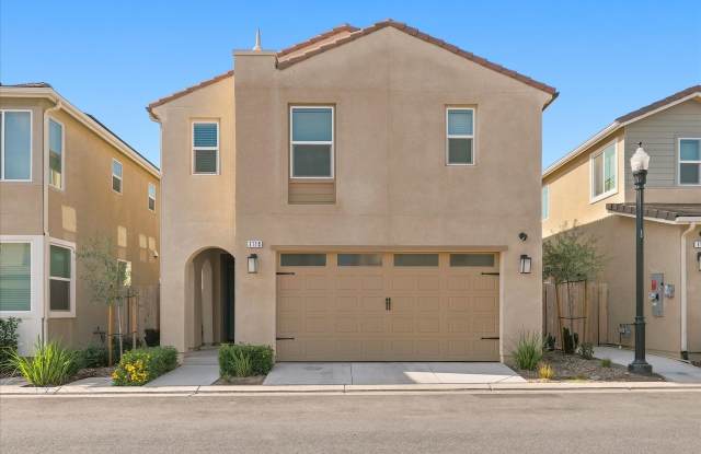 1118 Elevations Wy W Gallery 1
