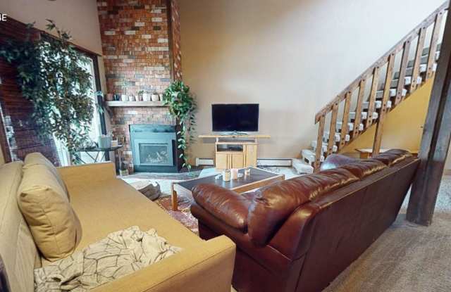 Treehouse Condo - Roomy 2 Bedroom + Loft/2 Bath Unit w/Wifi  Clubhouse photos photos