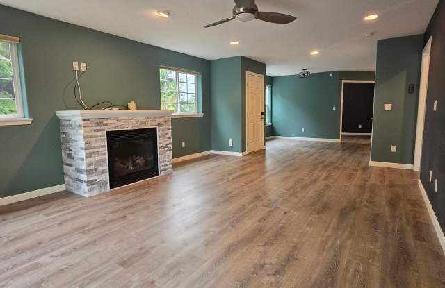Hoquiam - 2 bedroom, 2 bath home for RENT! Gallery 3
