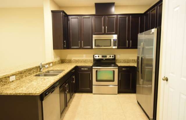 310 Reed Grass Circle Gallery 2