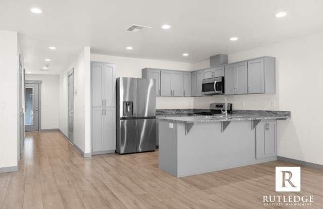 Gorgeous! Brand New 3 Bedroom 2.5 Bath Townhome in Eagle Point photos photos
