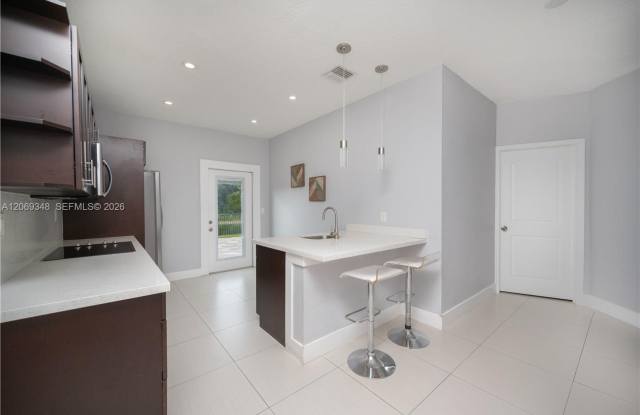 21002 SW 92nd Court 1, Cutler Bay, FL 33189 - 2463 Gallery 3