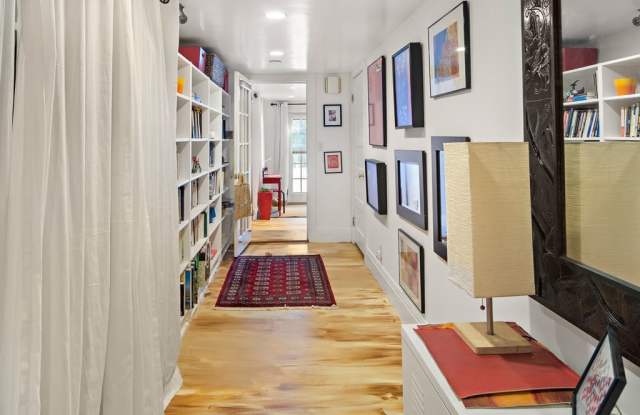 33 Lombard Rd Gallery 3