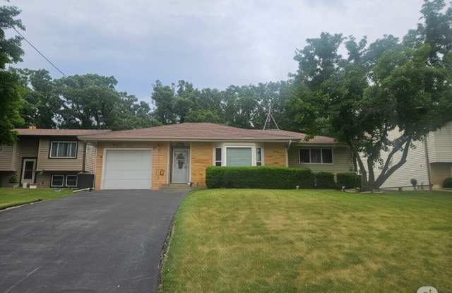 704 Greenbriar Lane photos photos