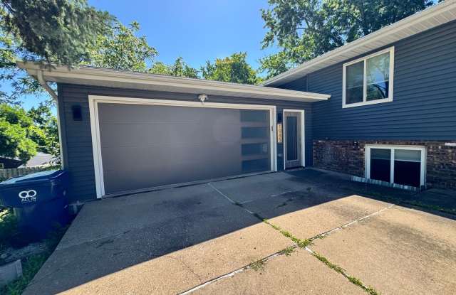 Coming Soon!!! Beautiful 4 bedroom 3 bath home in Bettendorf Gallery 3