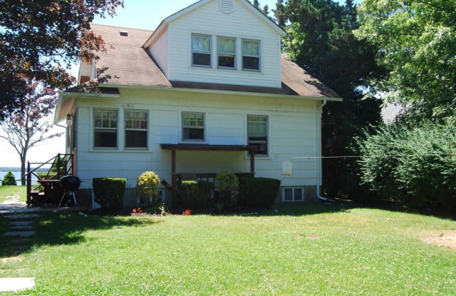 47 Bayside Ave, Jamesport NY photos photos