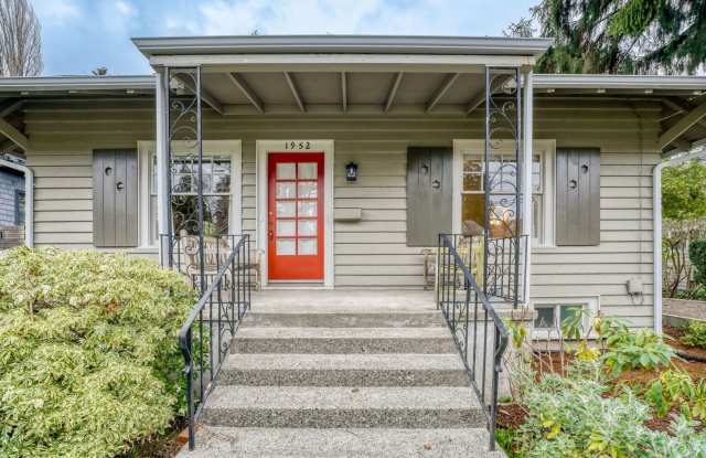 Montlake/Madison Park Area | Remodeled 3 Bed + Bonus Spaces | Arboretum Access photos photos