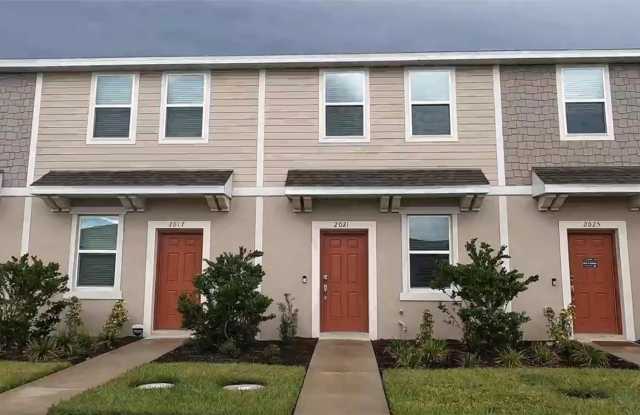 2021 VIEWFINDER STREET - 2021 Viewfinder Street, Poinciana, FL 34758